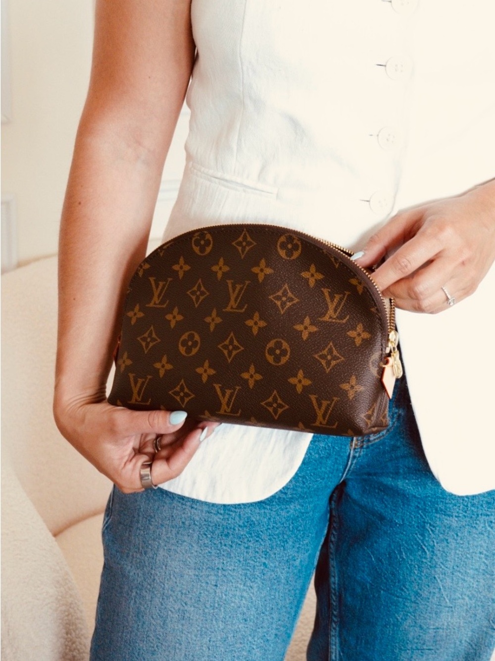 ❤️Monogram Cosmetic Pouch - Picture 2 of 10